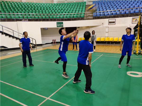2019年吉林医药学院教职工气排球比赛决赛精彩瞬间